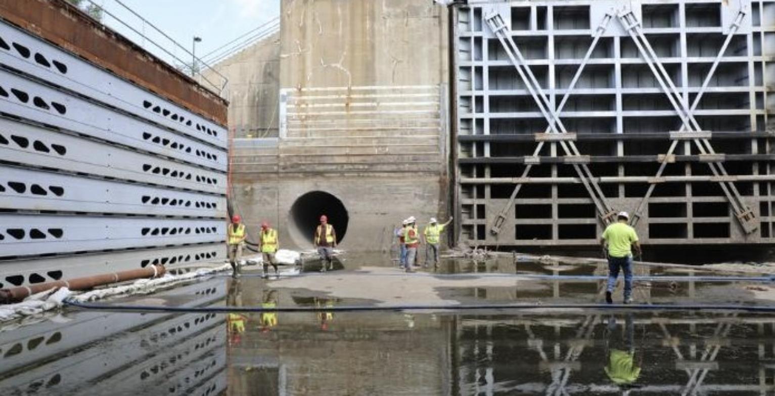 Dewatered lock chamber showing structural steel work at the Brandon Road Lock and Dam in Illinois
